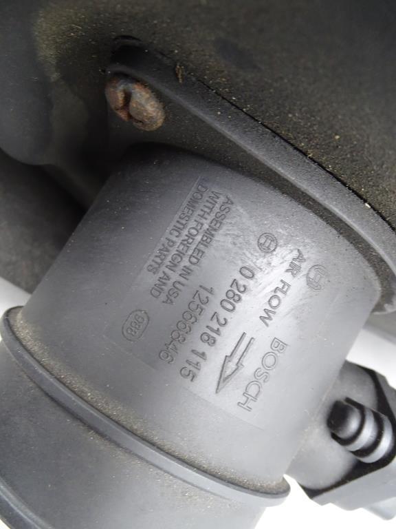 Luftfilterkasten Luftmengenmesser 25764513 07-13 Cadillac SRX Bild 6