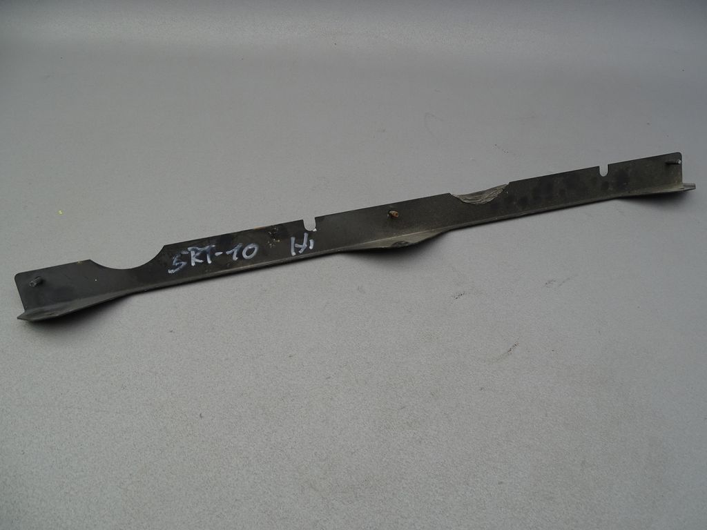 Dodge Viper SRT-10 Metallhalter Leiste Halter Hinten Bild 1
