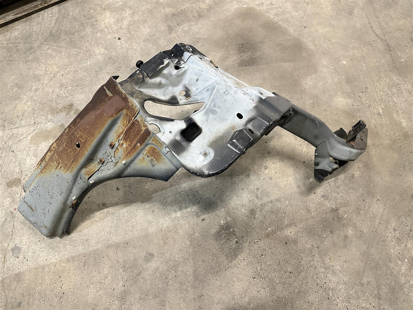 Ford F350 Längsträger Vorne Maske Rechts F250 SuperDuty 6.0L V8 PowerStroke Bild 3