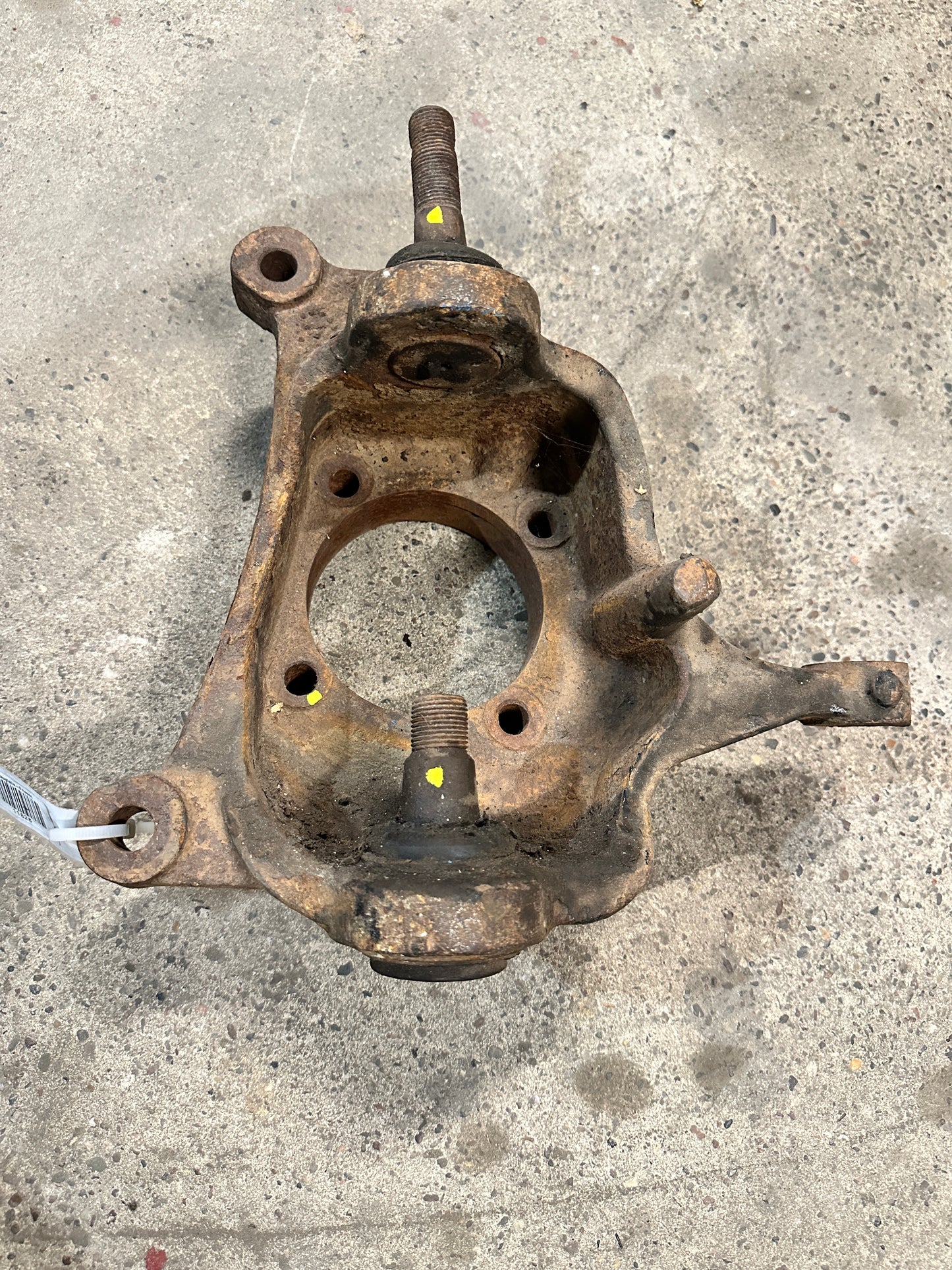SKU 11828 - Achsschenkel Radlagergehäuse Vorne Links Ford F350 SuperDuty 6.0L V8 PowerStroke - Bild 1