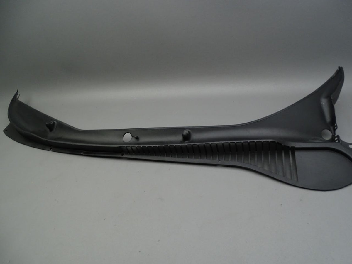 Abdeckung Wasserkasten Windabweiser Windlauf Vorne 10446063 Corvette C5 97-04 Bild 1
