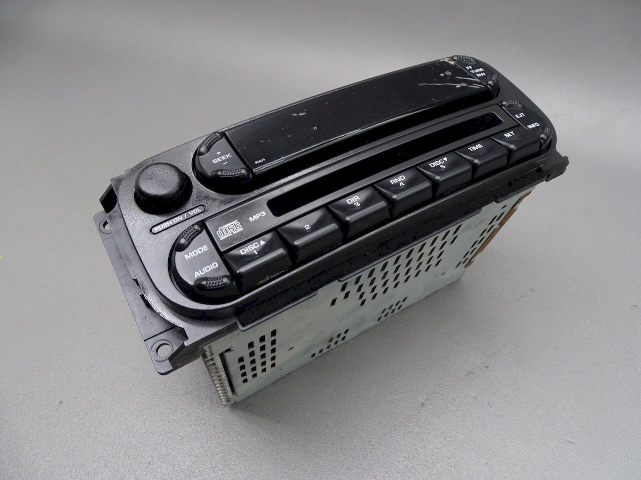 Dodge Viper SRT-10 Radio CD Original MP3 05064575AA Bild 5
