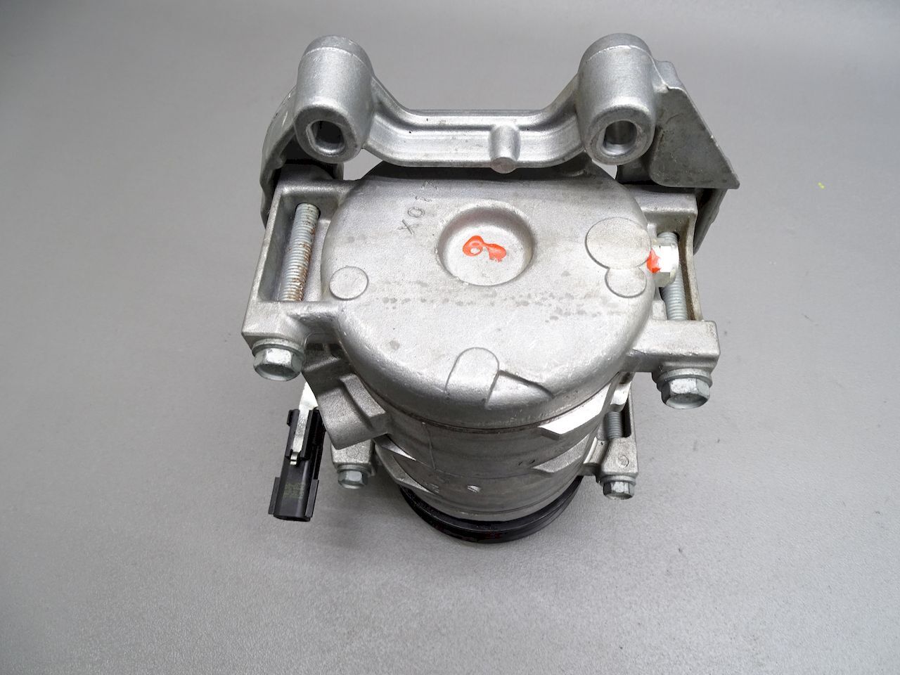 Dodge Viper SRT-10 Klimakompressor A/C Halterung 05037834AA 0529001 05290012AC Bild 5