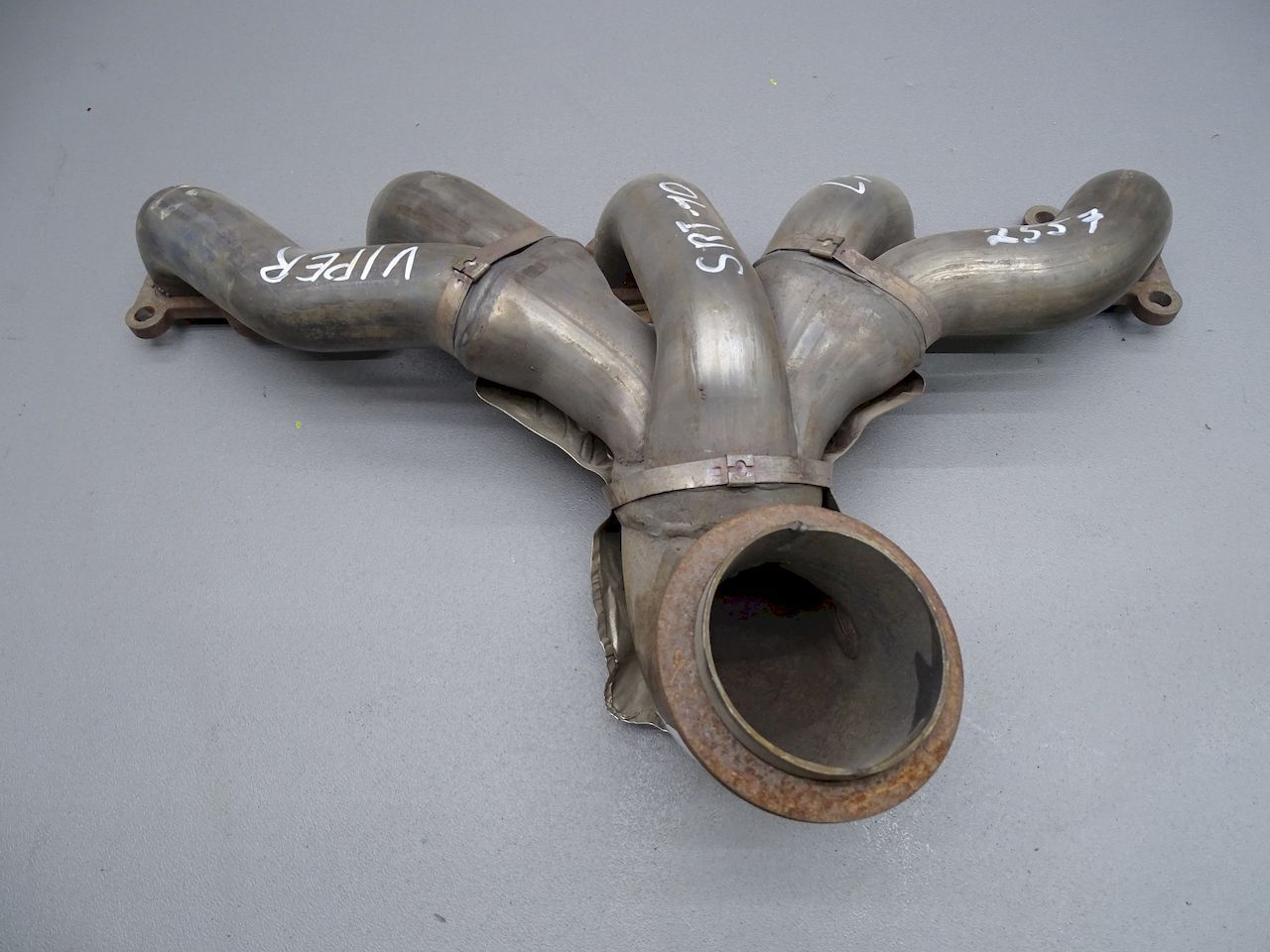 Abgaskrümmer Links 03-06 Dodge Viper SRT-10 8.3L V10 05037197AD Exhaust Manifold Bild 2