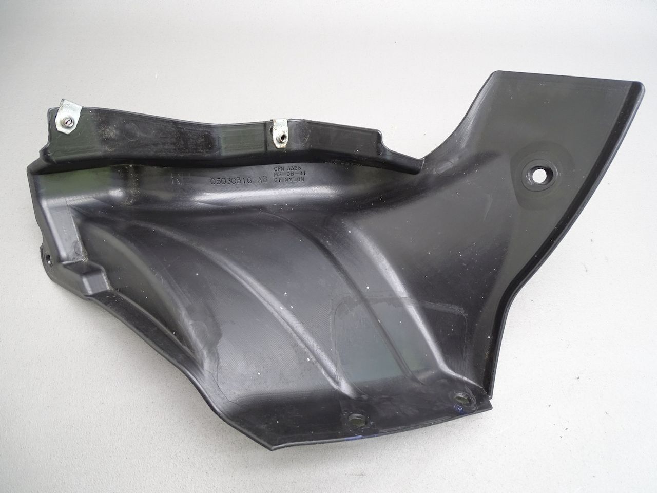 Dodge Viper SRT-10 Abdeckung Rücklicht Hinten Rechts Blende 05030316AB 05030316AB Bild 3