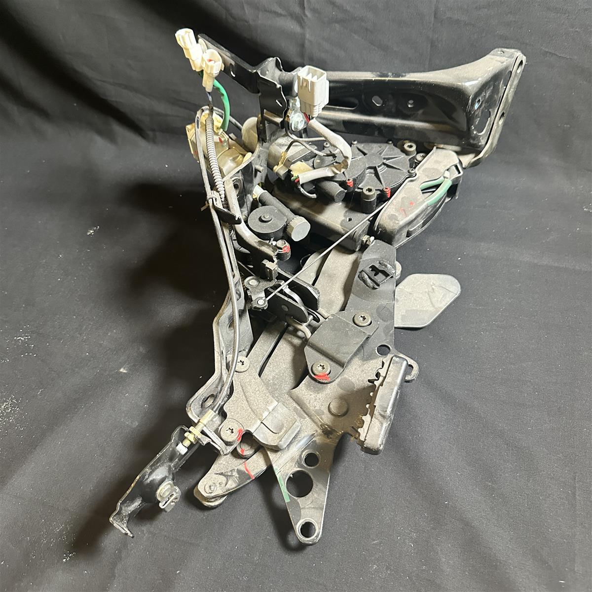 Lexus SC430 Scharnier Halterung Antrieb Motor Verdeck Links 01-06 – Bild 2