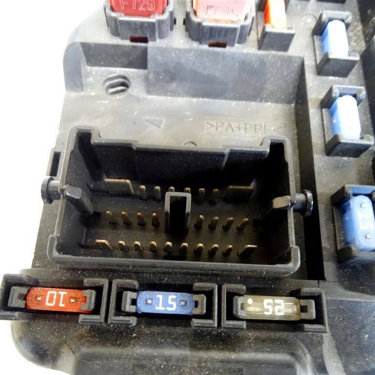 Sicherungskasten 25771741 07-13 Cadillac SRX Bild 3