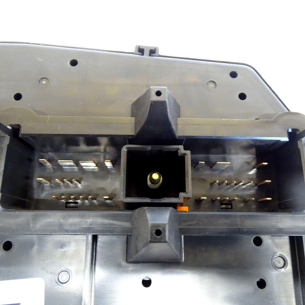 Sicherungskasten 25771741 07-13 Cadillac SRX Bild 6
