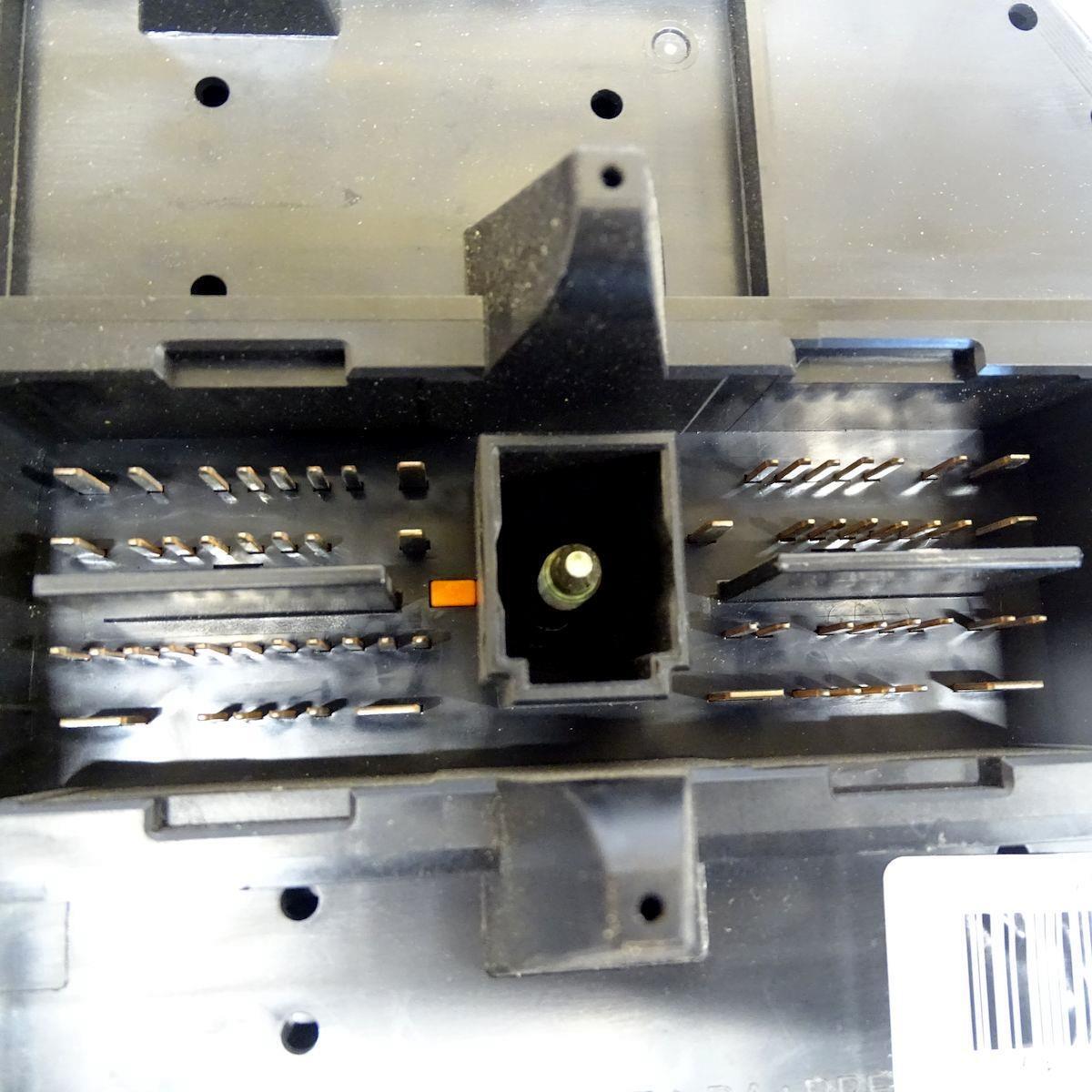 Sicherungskasten 25771741 07-13 Cadillac SRX Bild 4