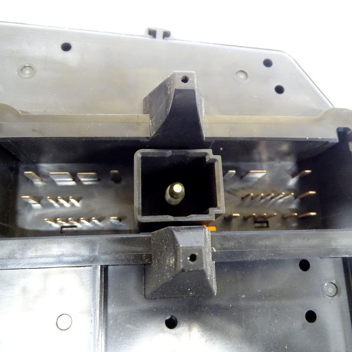 Sicherungskasten 25771741 07-13 Cadillac SRX Bild 5