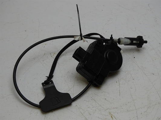 Tankentriegelung Tankdeckelöffner 2005 Lexus SC430 4.3L V8 Bild 1