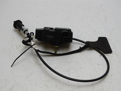 Tankentriegelung Tankdeckelöffner 2005 Lexus SC430 4.3L V8 Bild 3