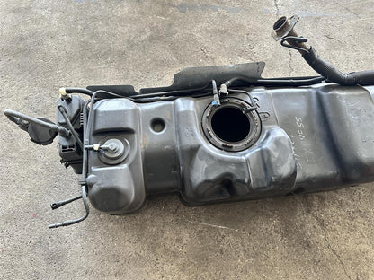 Tank Kraftstofftank Benzintank GM 15103493 Chevrolet Express Starcraft 5.3L V8 Bild 3