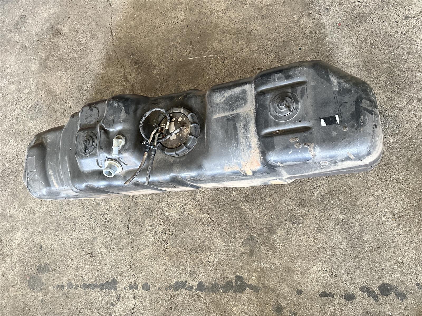 Ford F350 Tank Kraftstofftank Dieseltank F81A-9010-AC F250 SuperDuty 6.0L V8 Bild 1