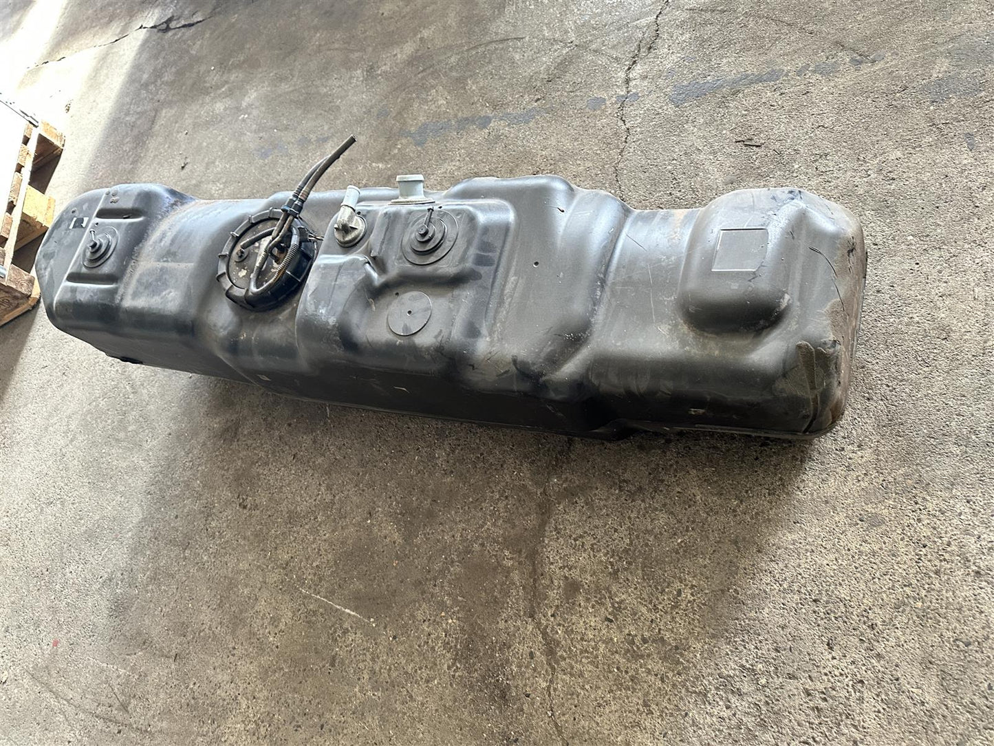 Ford F350 Tank Kraftstofftank Dieseltank F81A-9010-AC F250 SuperDuty 6.0L V8 Bild 3