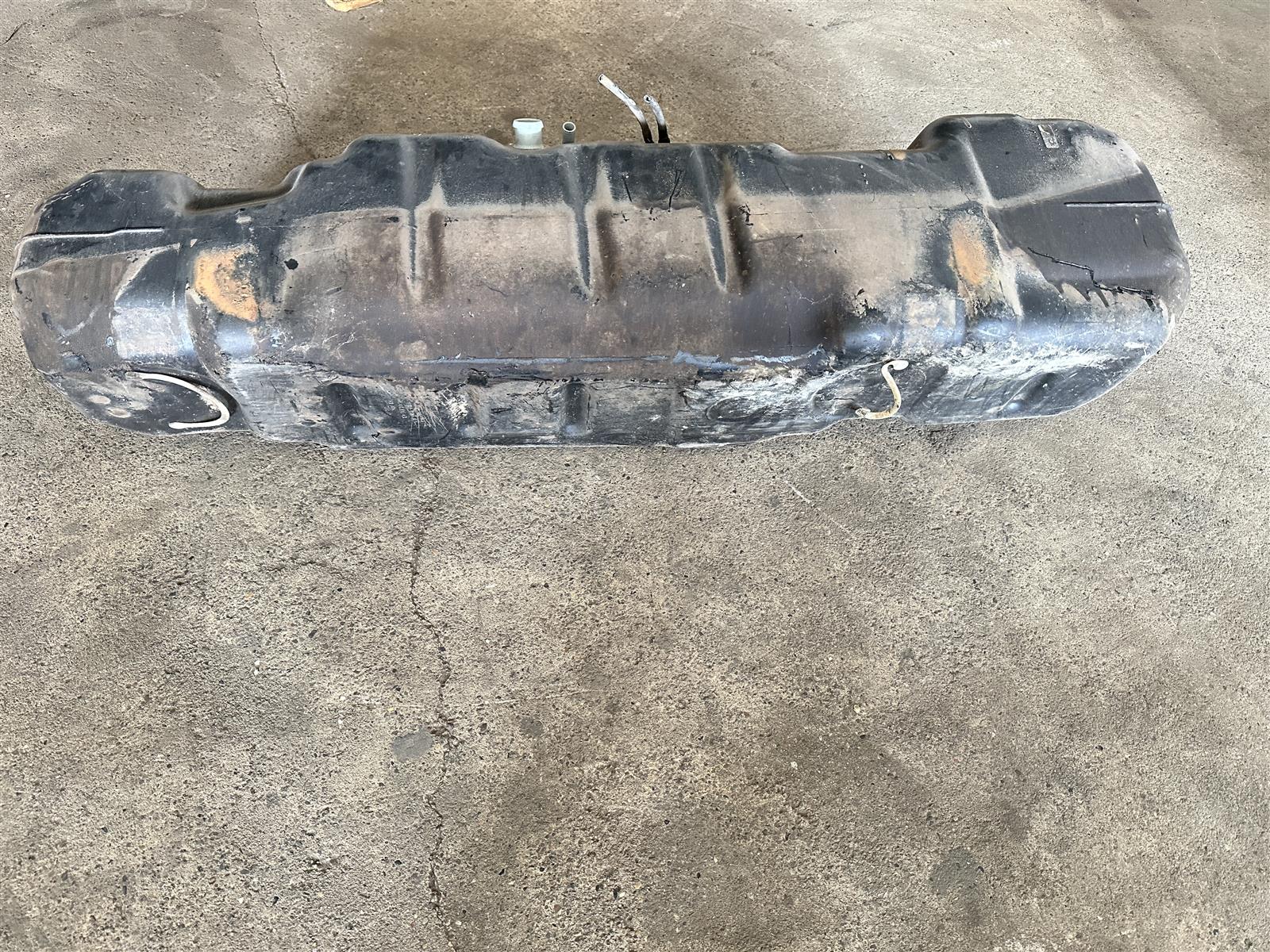 Ford F350 Tank Kraftstofftank Dieseltank F81A-9010-AC F250 SuperDuty 6.0L V8 Bild 4