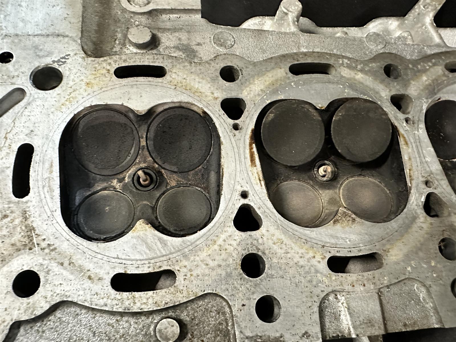 Zylinderkopf 4.6L V8 Cadillac SRX 2005 12565130 Bild 7