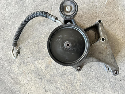 Servopumpe Hydraulikpumpe mit Servoleitung 12555220 , 12559890 1997-2004 Corvette C5 5.7L V8 Bild 1