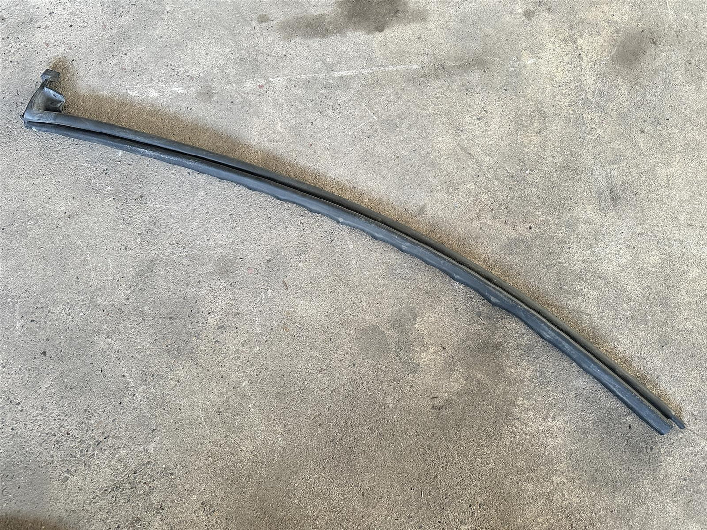 Türdichtung links Dodge Viper SRT-10 8.3L V10 OE 04865563AG 04865563AF