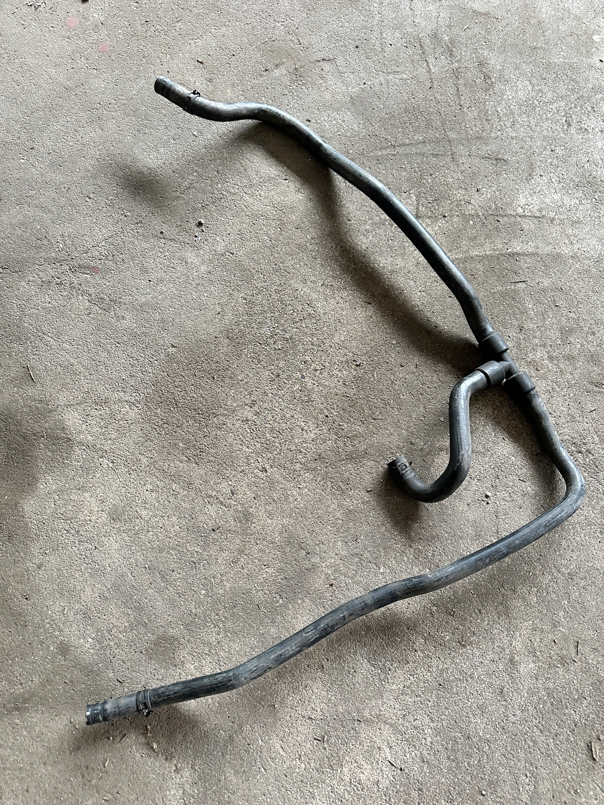 Leitung Schlauch Kühlwasser 10305353 05-13 Corvette C6 6.0L LS2 Bild 1