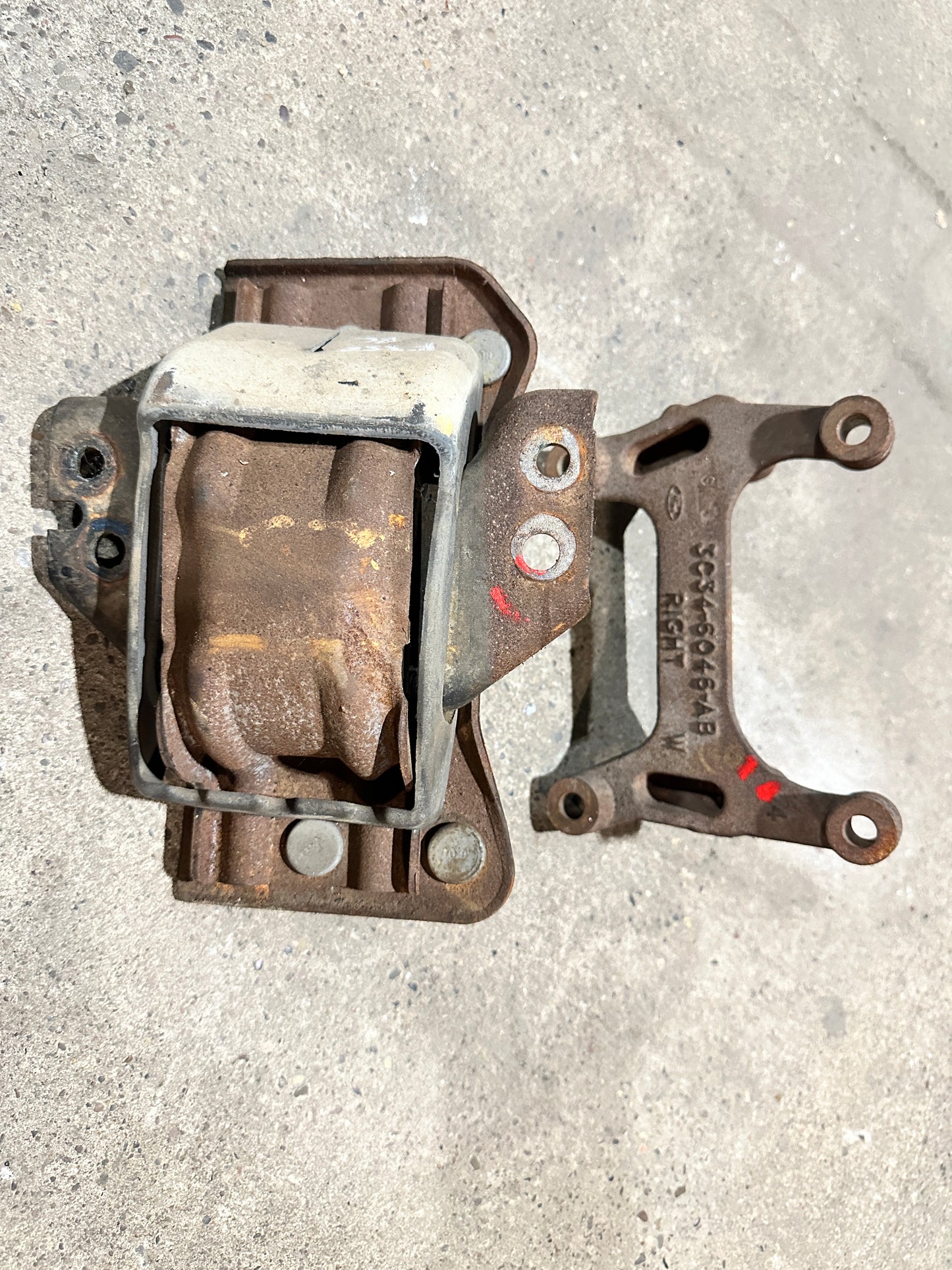 Ford F350 Motorhalter Motorlager Vorne Rechts 3C34-6046-AB F250 SuperDuty 6.0L V8 Bild 1
