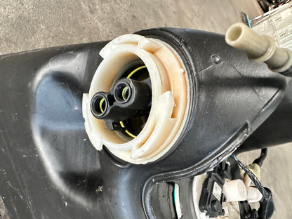 Kraftstofftank Benzintank Tank Rechts 10310017 05-13 Corvette C6 6.0L LS2 Bild 4