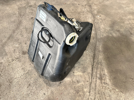 Kraftstofftank Benzintank fuel tank Rechts 10310017 05-13 Corvette C6 6.0L LS2 Bild 1