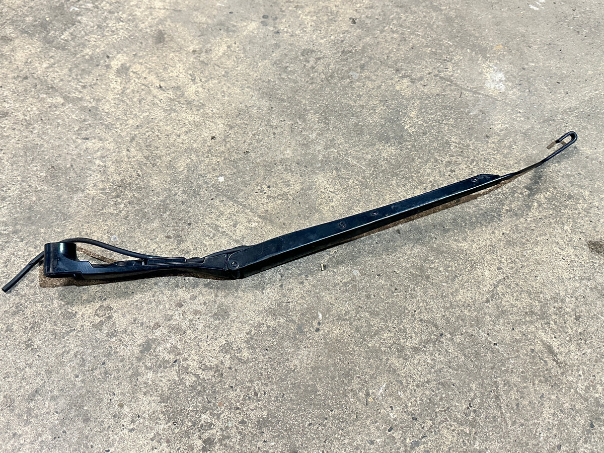 Scheibenwischerarm Wischerarm Düse Leitung Links 05-13 Corvette C6 6.0L LS2 Bild 1