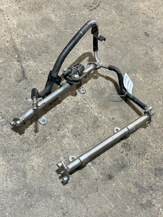Einspritzleiste Fuel Rail 4.0L V6 4L2E-9D280-AB 05-09 Ford Mustang V Bild 1