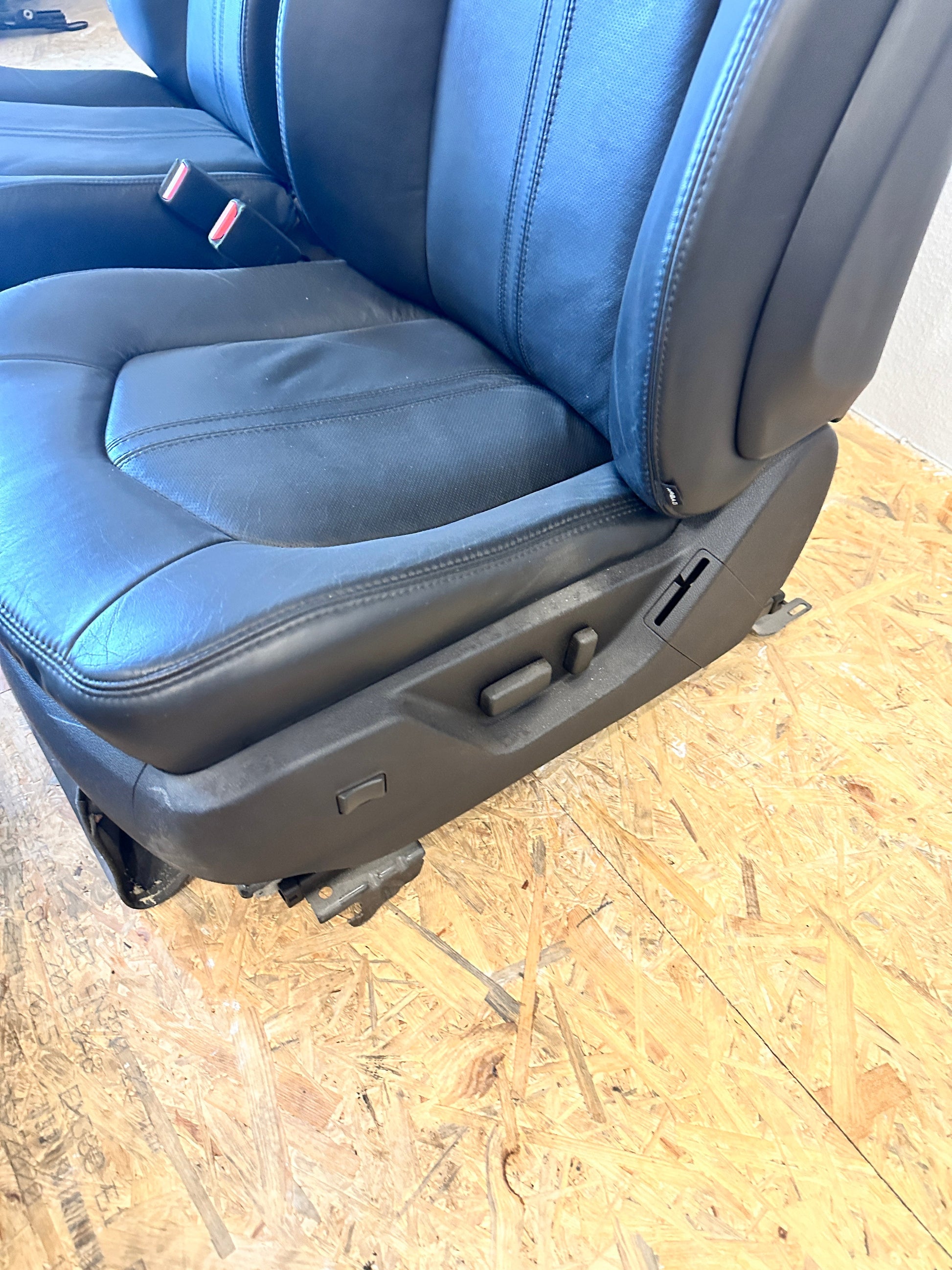 Cadillac CTS 07–13 Ledersitze vorne hinten schwarz Innenausstattung elektrisch – Bild 3
