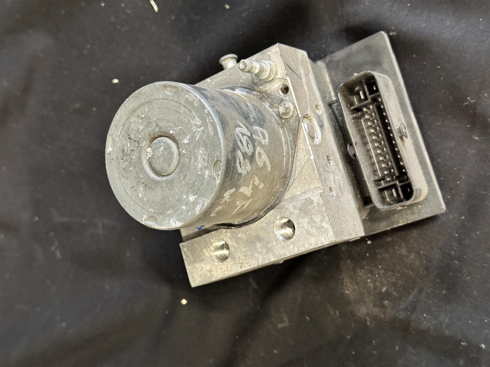 Audi A6 4F ABS Block Hydraulikblock 3,2 V6 188KW 4F0910517E Bild 2