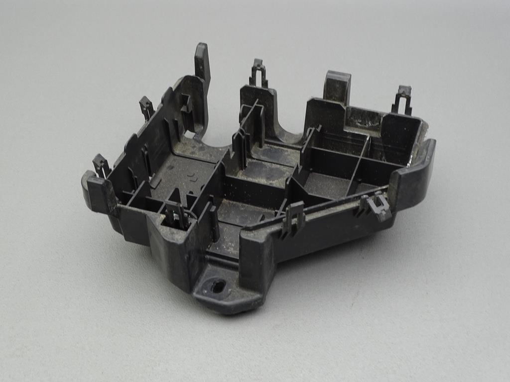 Halterung Sicherungskasten 15239988 07-13 Cadillac CTS 3.6L V6 LY7 229KW 311PS Bild 1