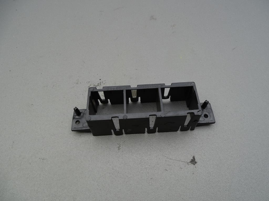 Hummer H2 Schalter Halterung 15192440 Bild 3