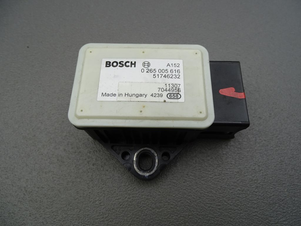 Maserati Quattroporte V M139 Sport GTS Sensor 0265005616 Bild 1